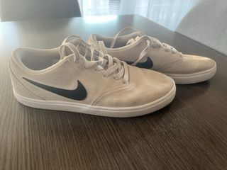 Nike Bambas Beige/Negro Talla 41