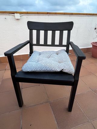 Mesa y 4 sillas madera terraza