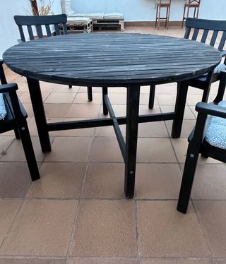 Mesa y 4 sillas madera terraza
