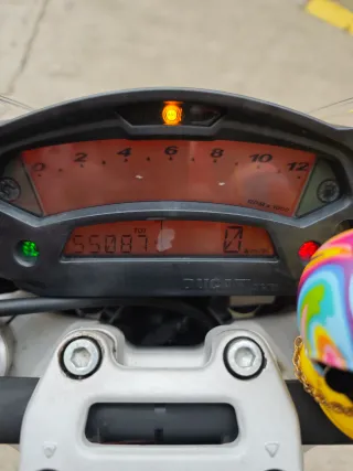 Ducati Monster 696+ ABS