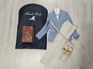 Traje comunión niño azul y beige 