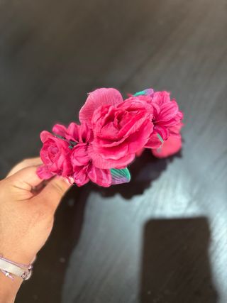 Diadema flores rosas