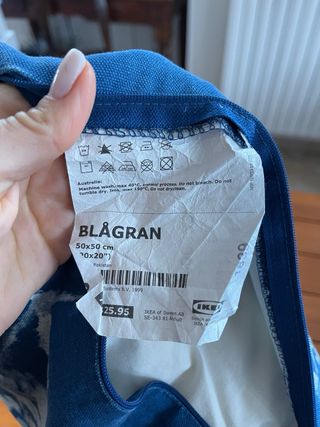 Cuscino Ikea Blu con Fiori Bianchi