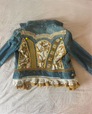 Cazadora vaquera bordada a mano XS