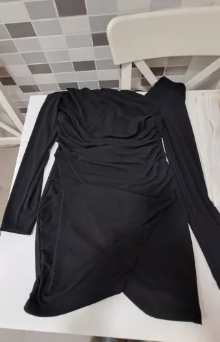 Vestido fiesta Zara negro drapeado