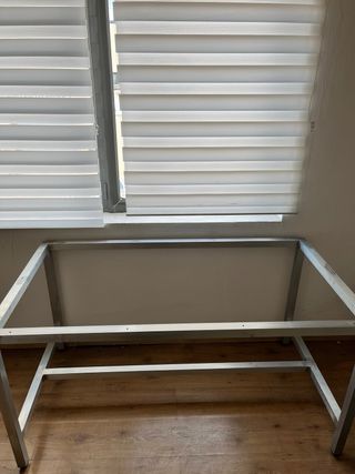 Mesa de aluminio moderna