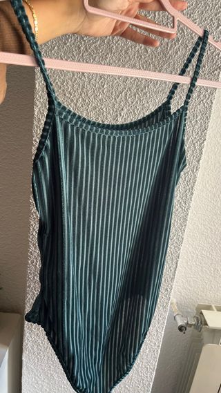 Body tirantes terciopelo verde azulado