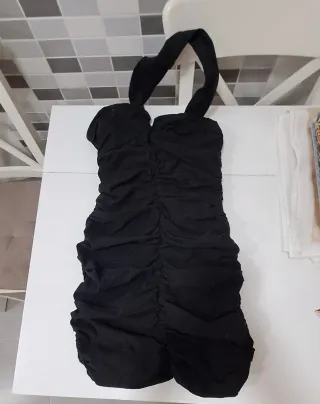 Vestido negro Stradivarius fiesta