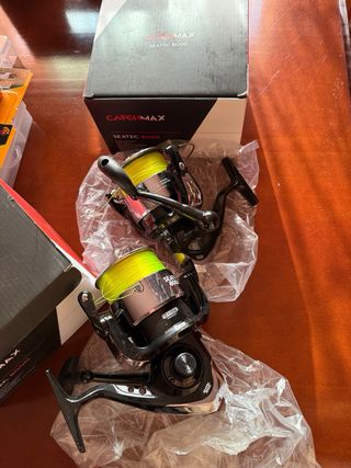 Lote cañas de pesca y accesorios