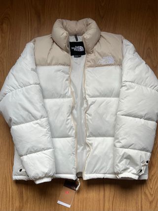 The North Face Chaqueta Puffer Beige y Blanca