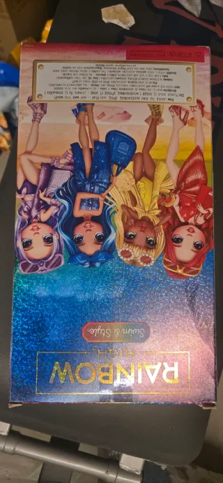 Bambola Rainbow High Ruby Anderson