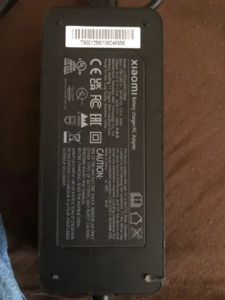 Cargador Xiaomi Patinete Eléctrico Original