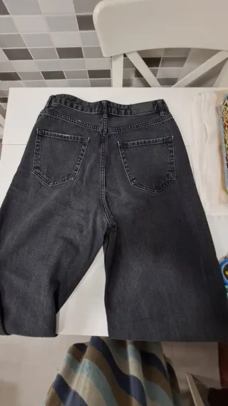 Pantalón vaquero negro Stradivarius