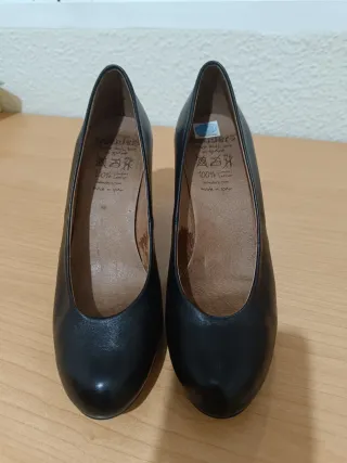 Zapatos de salón Wonders negros