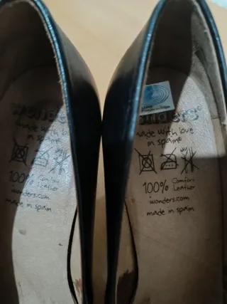 Zapatos de salón Wonders negros
