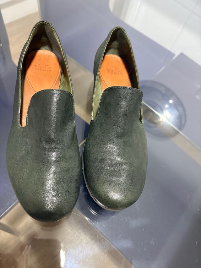 Zapatos de piel verde oscuro