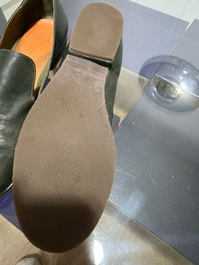 Zapatos de piel verde oscuro