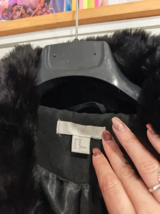 Abrigo pelo H&M negro