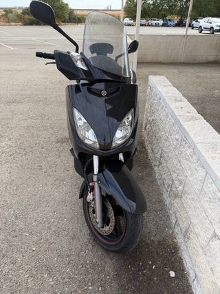 Yamaha XMAX 250 Scooter