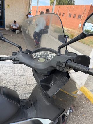 Yamaha XMAX 250 Scooter