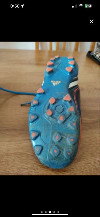 Zapatillas Adidas tacos azules y rojas número 34
