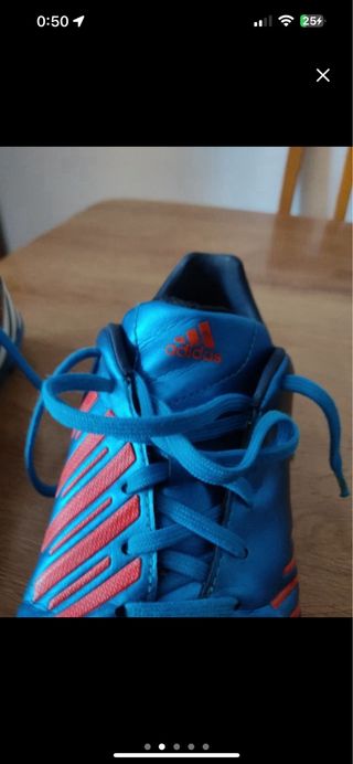 Zapatillas Adidas tacos azules y rojas número 34