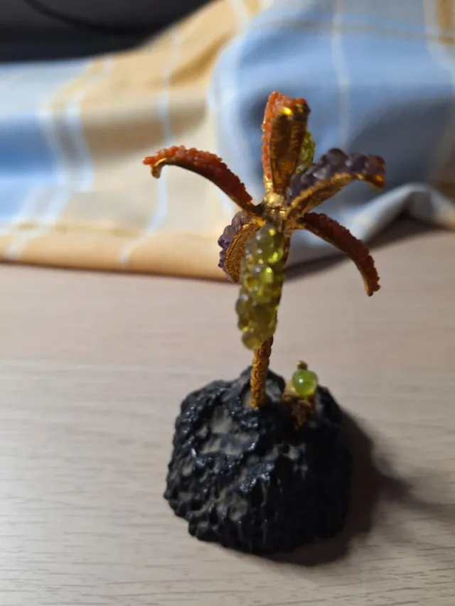 Palma ametista, corallo e olivina