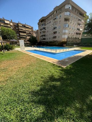 Piso en alquiler en Puerta Blanca en Málaga