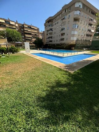 Piso en alquiler en Puerta Blanca en Málaga
