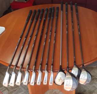 Juego de 12 palos de golf + bolsa + 22 pelotas