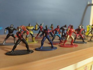 Colección 18 Mini Figuras Metal