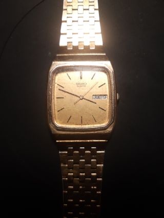 Reloj Seiko Dorado y Plateado