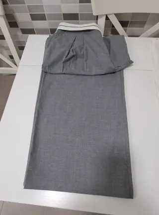 Pantalón de vestir Stradivarius gris