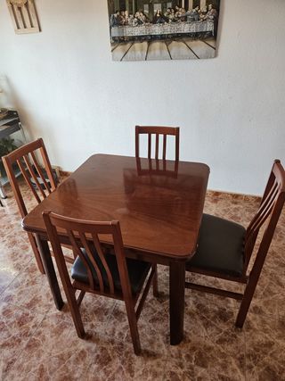 Mesa comedor madera con 4 sillas