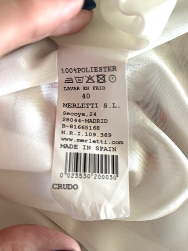 Vestido cóctel ligero estampado floral.