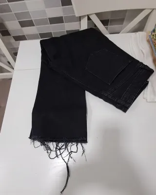 Pantalón vaquero negro Zara