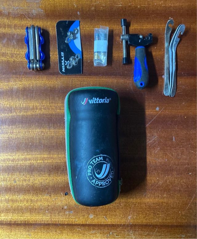 Accesorios Ciclismo (Casco, guantes, recambios ..)