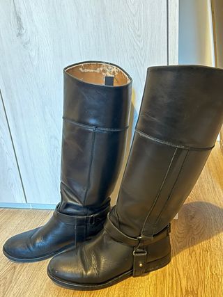 Botas de piel negras planas