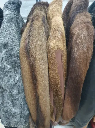 Abrigos de señora negros y grises