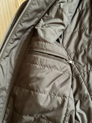 Abrigo con capucha para hombre