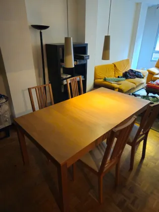 Conjunto mesa comedor y 4 sillas madera