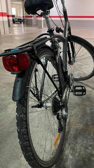 Bici Trekking Talla L Ruedas 28 + Cubiertas