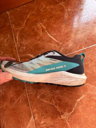 Zapatillas Trail Running Gris y Turquesa