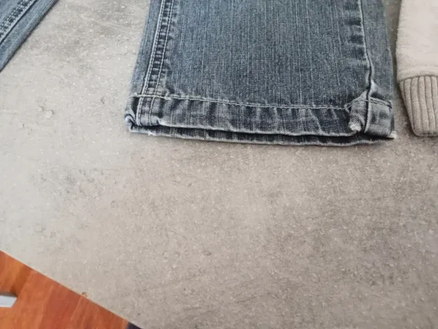 Jeans e felpa bimbo 4 anni