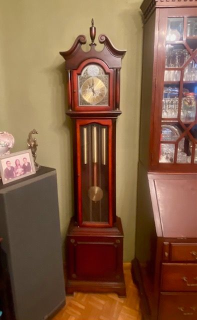 Reloj de pie Tempus Fugit