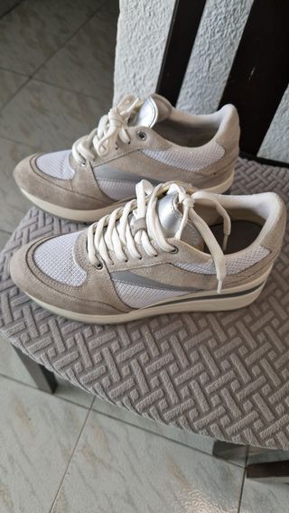 Skechers Zosma Talla 37 Beige/Plata