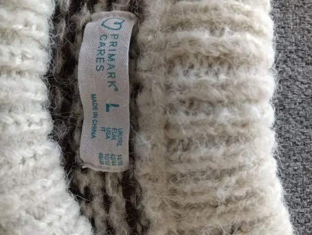 Chaleco de punto con estampado geométrico.