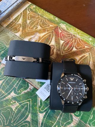 Reloj Emporio Armani +
Pulsera Emporio Armani