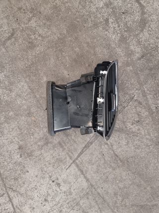 Aireador delantero derecho Audi Q3