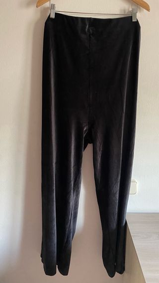 Pantalón negro canalé